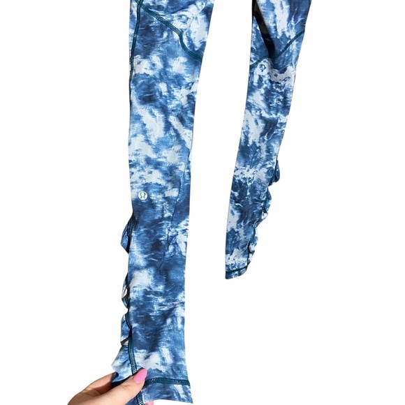 Lululemon Blue and White Speed Tight III Full-On Luxtreme Size 6 - Picture 9 of 9